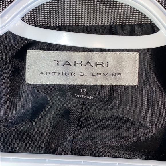 Tahari two-piece skirt suit - Picture 7 of 9